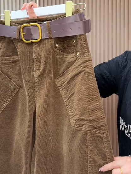 Loose-fitting, retro-style brown trousers